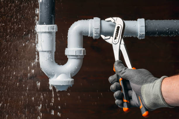 Professional Plumbing technician working in Hicksville, NY